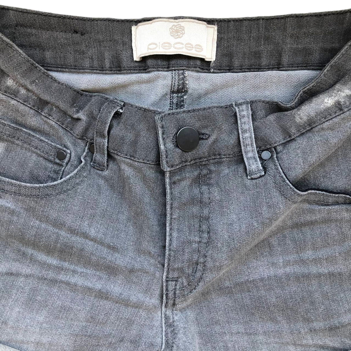 Pieces Women Short Jeans-ASecondChance-Lebanon