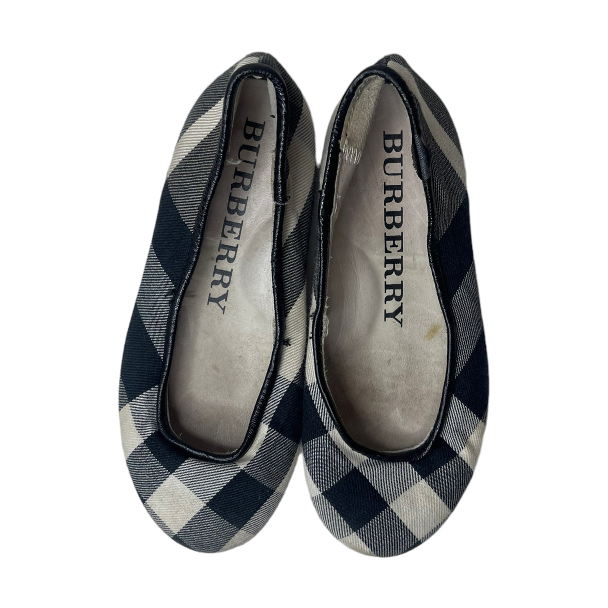 A Second chance - Burberry 25 Shoes - Delivery All Over Lebanon