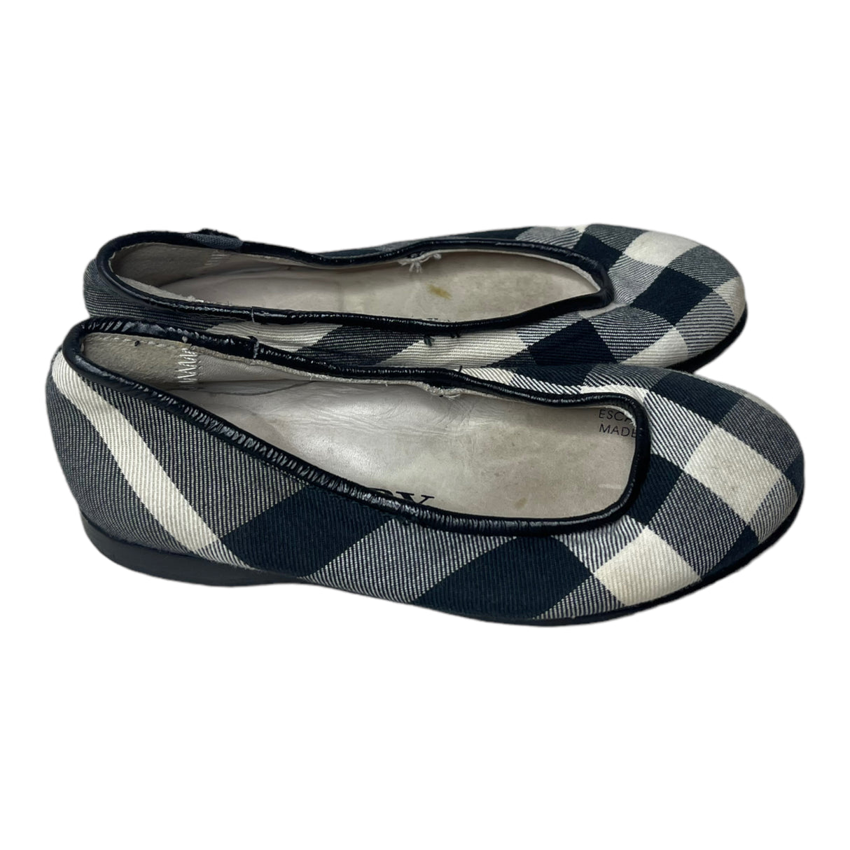 A Second chance - Burberry 25 Shoes - Delivery All Over Lebanon